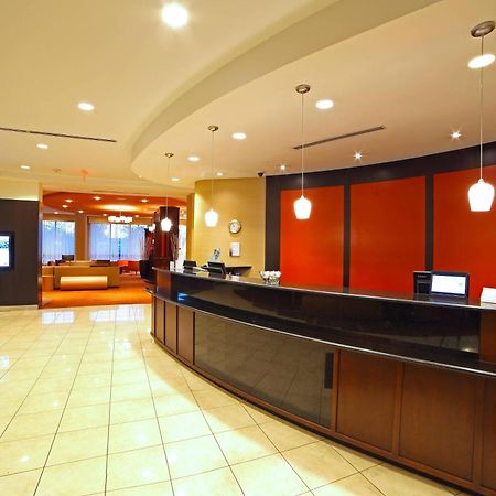Courtyard By Marriott Mississauga-Airport Corporate Centre West Hotel Екстериор снимка