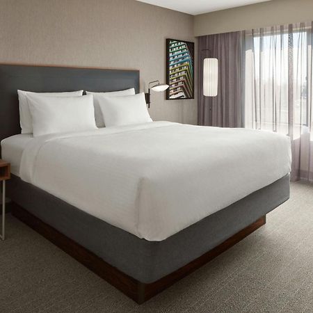 Courtyard By Marriott Mississauga-Airport Corporate Centre West Hotel Екстериор снимка