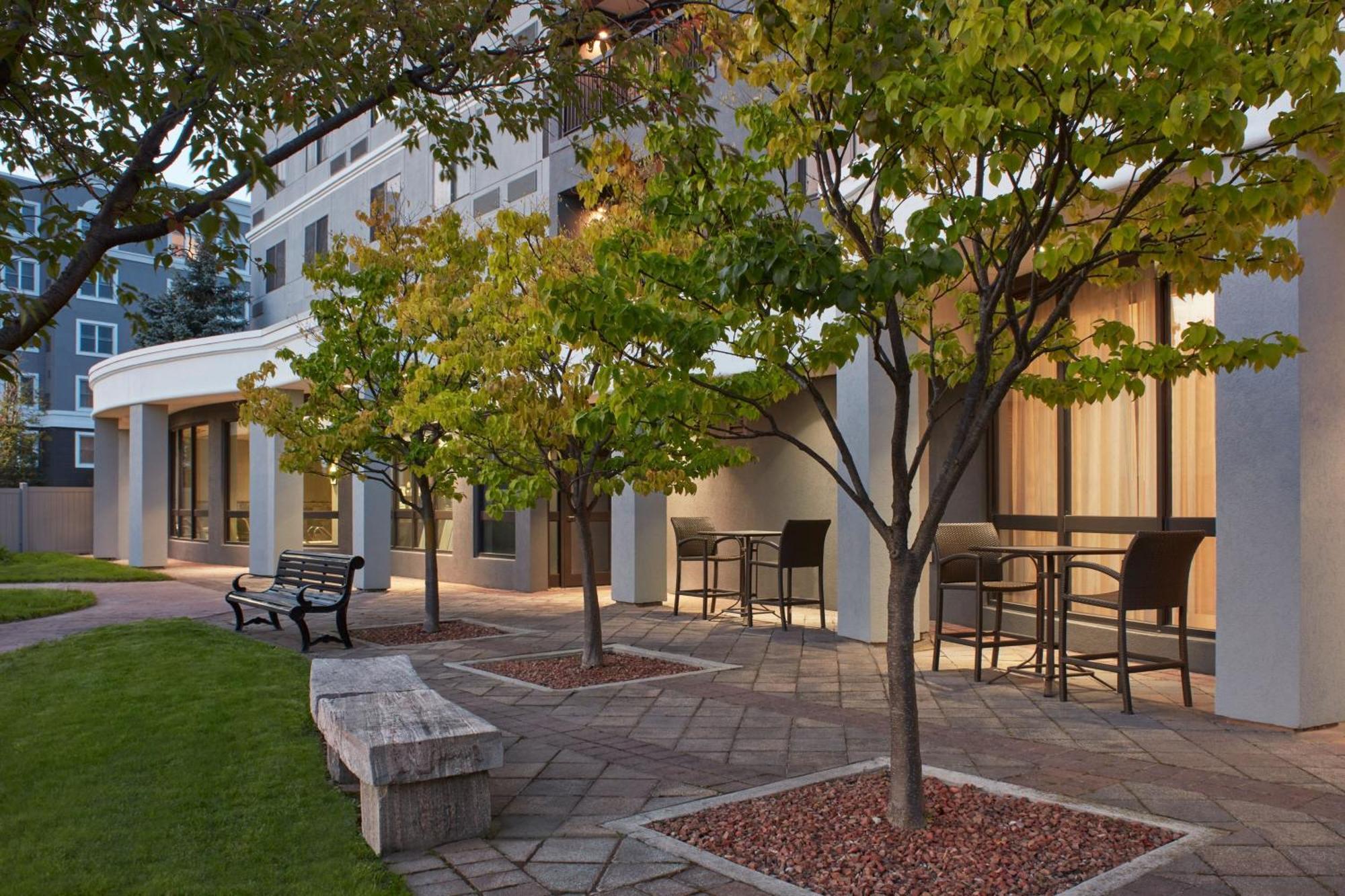 Courtyard By Marriott Mississauga-Airport Corporate Centre West Hotel Екстериор снимка
