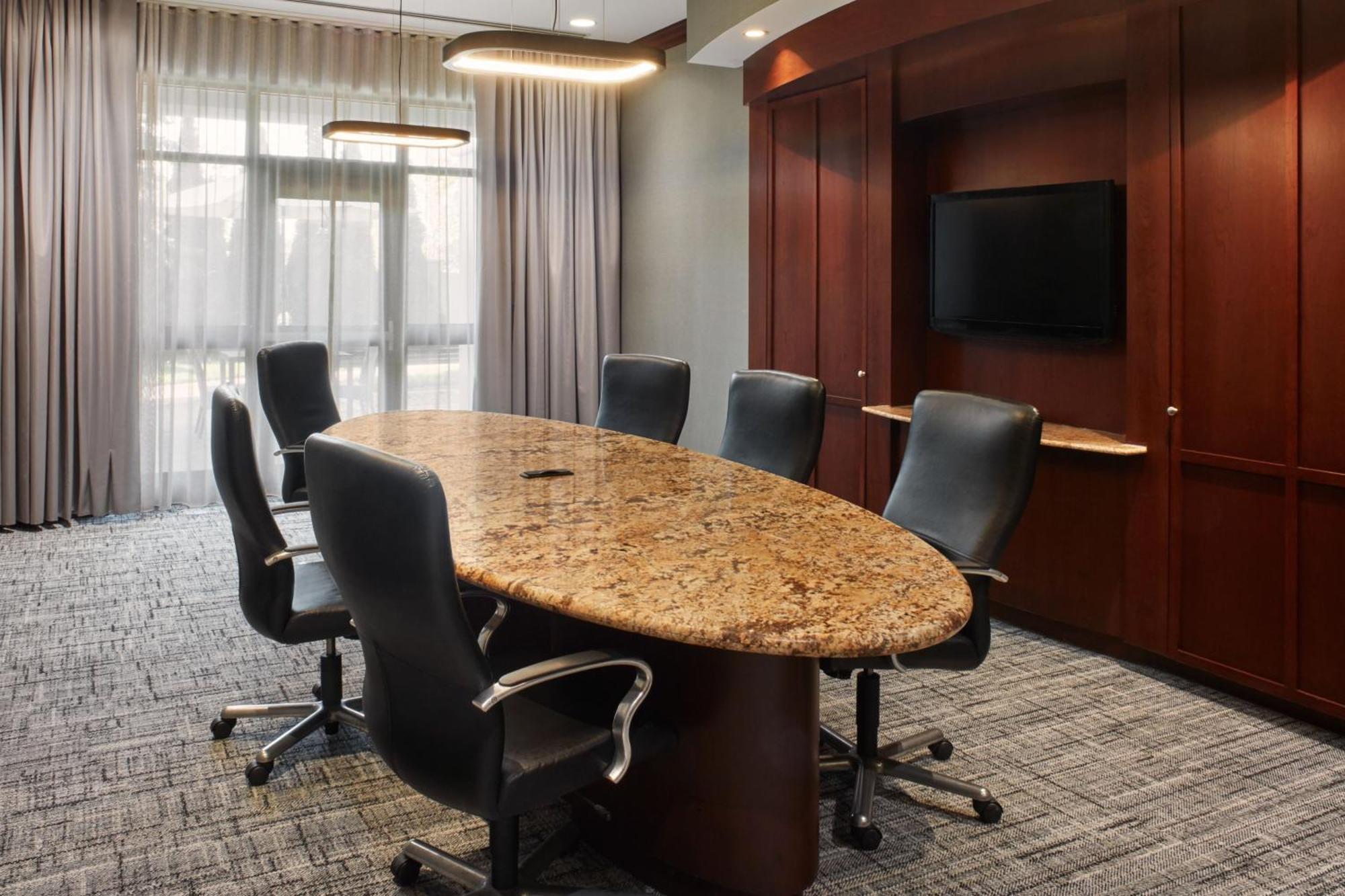 Courtyard By Marriott Mississauga-Airport Corporate Centre West Hotel Екстериор снимка