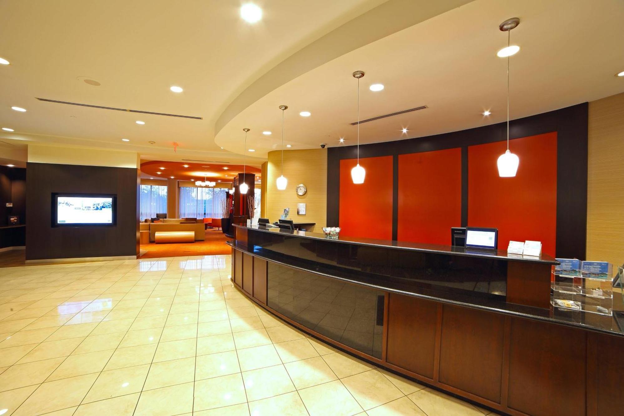 Courtyard By Marriott Mississauga-Airport Corporate Centre West Hotel Екстериор снимка