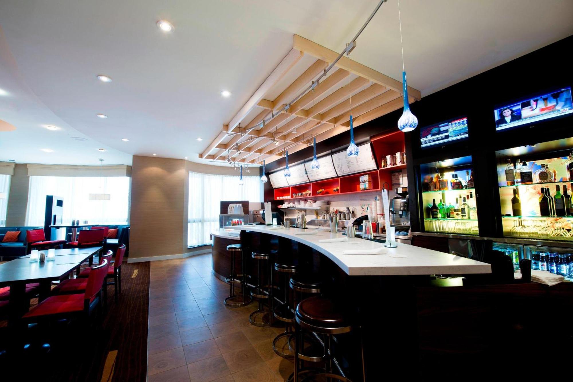 Courtyard By Marriott Mississauga-Airport Corporate Centre West Hotel Екстериор снимка