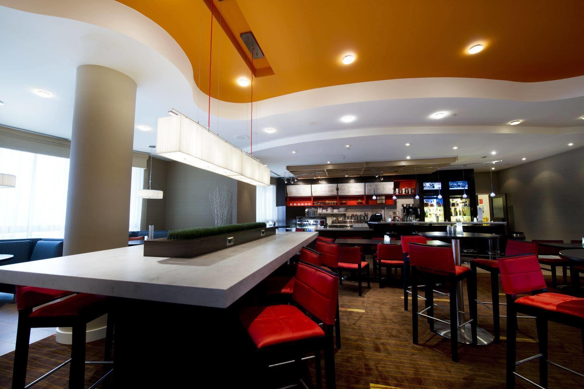 Courtyard By Marriott Mississauga-Airport Corporate Centre West Hotel Екстериор снимка